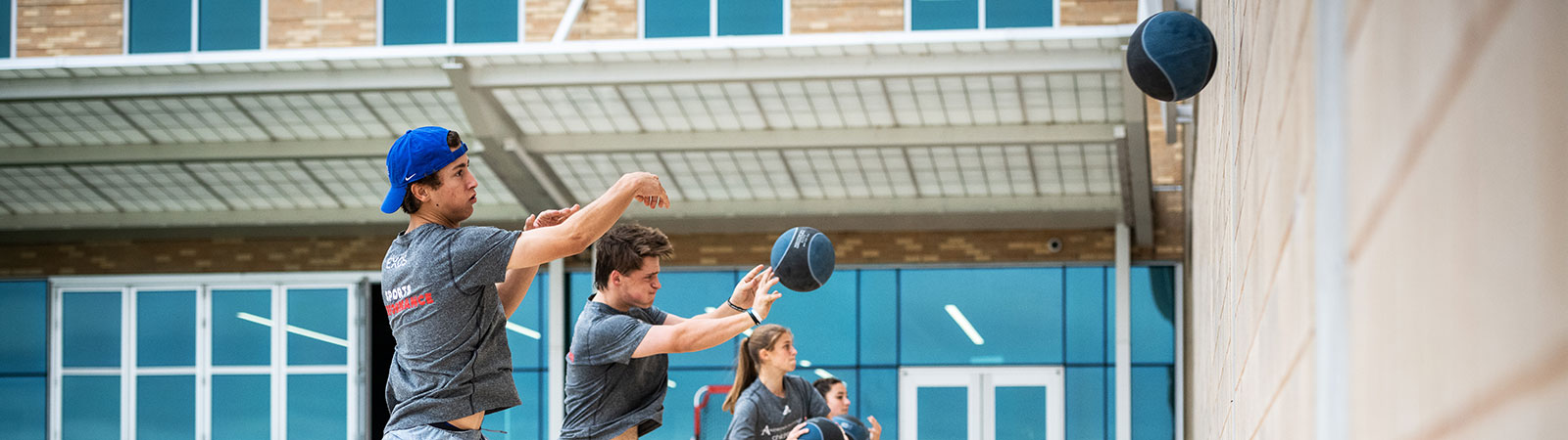 AndrewsInst(J2011050347)-1600x450